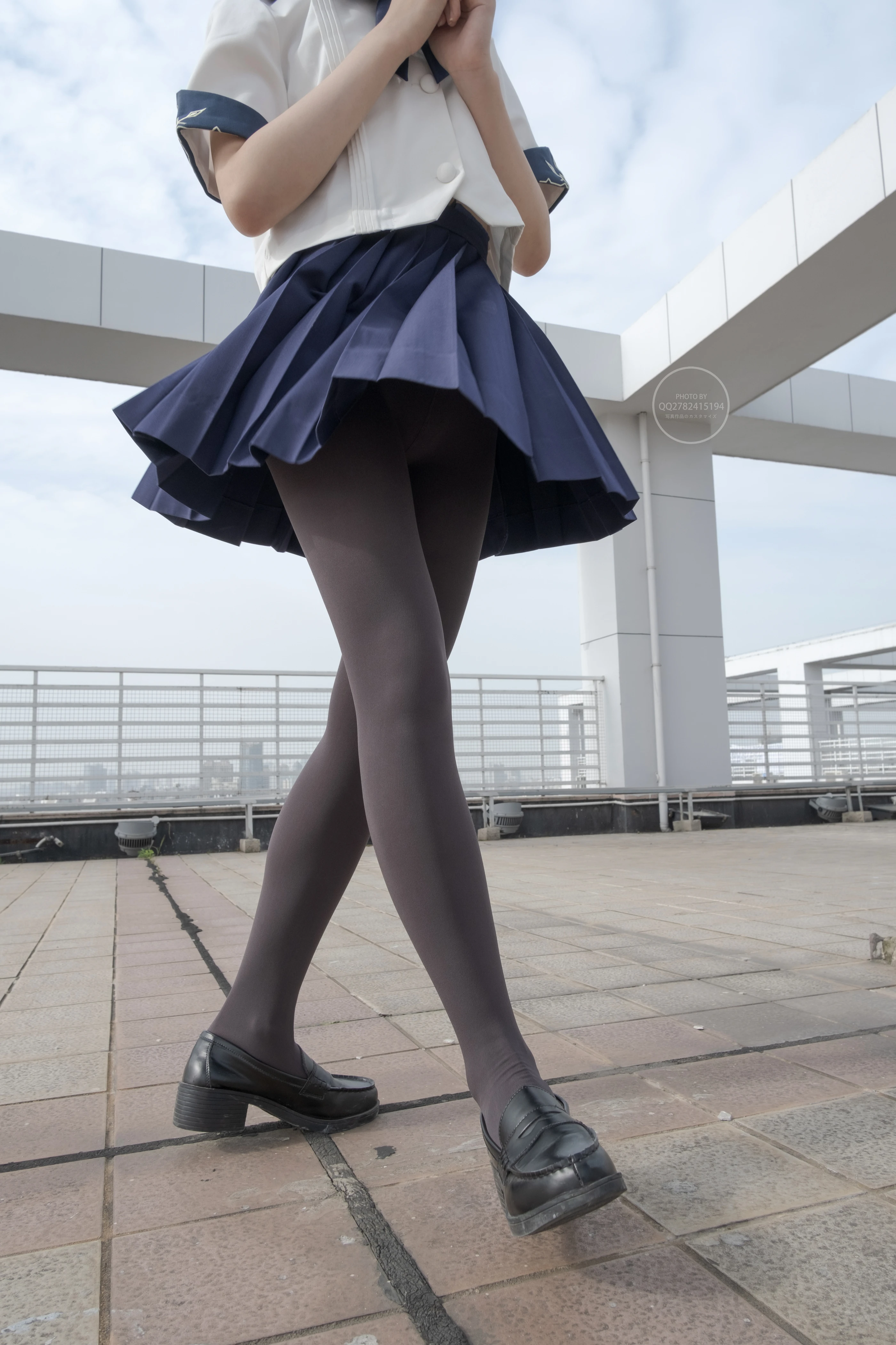森萝财团 有料 NO.039 小香 天台上的JK灰丝美少女 [90P]插图2